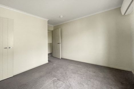Photo of property in 16 Black Rock Road, Newlands, Wellington, 6037