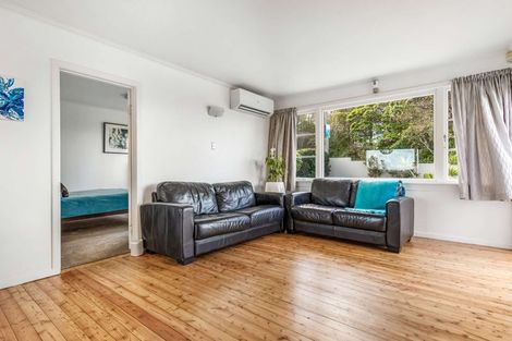 Photo of property in 121 Vipond Road, Stanmore Bay, Whangaparaoa, 0932