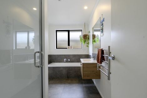 Photo of property in 41 Hills View Drive, Papamoa, 3118