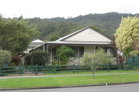 Photo of property in 29 Tawhai Street, Stokes Valley, Lower Hutt, 5019