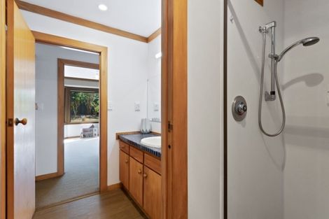 Photo of property in 1/126 Carlisle Road, Browns Bay, Auckland, 0632