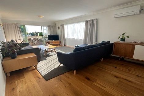 Photo of property in 9 Bradbury Road, Botany Downs, Auckland, 2010