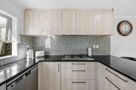 Photo of property in 8a Martin Road, Manurewa, Auckland, 2102