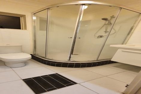 Photo of property in 47 Lagoon Way, West Harbour, Auckland, 0618