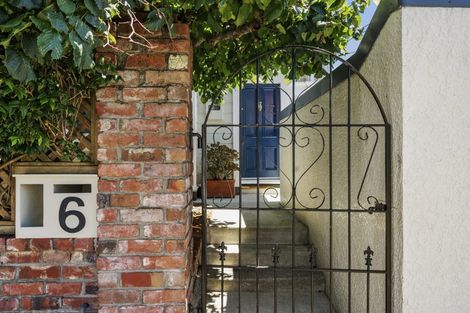 Photo of property in 6 Seddon Terrace, Newtown, Wellington, 6021