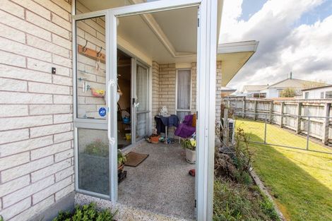 Photo of property in 5 Gladstone Street, Dannevirke, 4930