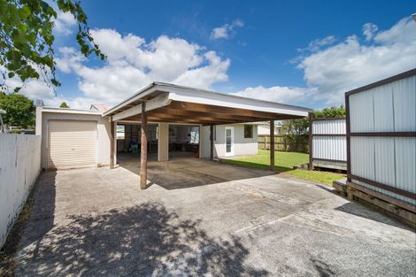 Photo of property in 30 Sutton Crescent, Papakura, 2110
