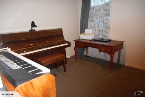 Photo of property in 32 Speldhurst Grove, Stokes Valley, Lower Hutt, 5019