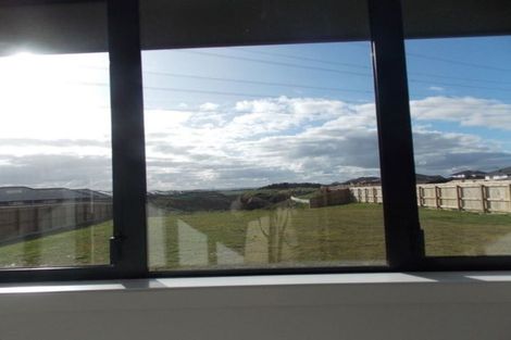 Photo of property in 18 Sardinia Grove, Fitzherbert, Palmerston North, 4410