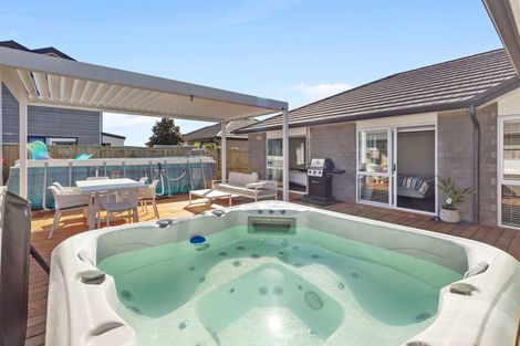 Photo of property in 57 Te Kio Crescent, Papamoa Beach, Papamoa, 3118