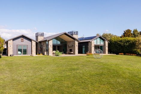 Photo of property in 21 The Strand, Fitzherbert, Palmerston North, 4410