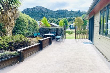 Photo of property in 8 Warbler Lane, Albert Town, Wanaka, 9305