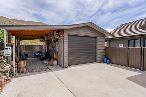 Photo of property in 48 Kelliher Drive, Wanaka, 9305