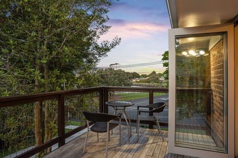 Photo of property in 6 Woodward Avenue, Mangere Bridge, Auckland, 2022
