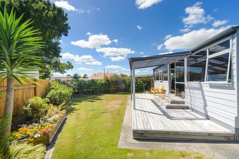 Photo of property in 10 Forbes Place, Kelvin Grove, Palmerston North, 4414