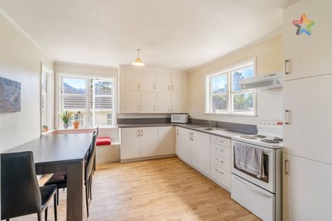 Photo of property in 77 Horoeka Street, Stokes Valley, Lower Hutt, 5019