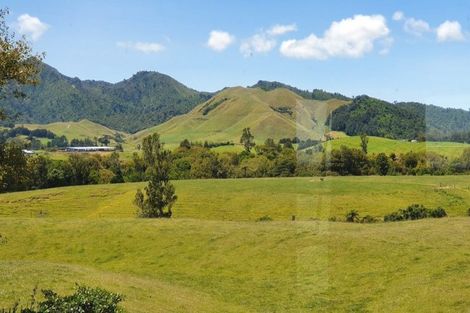 Photo of property in 1939 South Road, Pitone, New Plymouth, 4374
