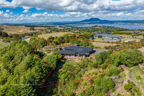 Photo of property in 124 Highland Drive, Acacia Bay, Taupo, 3385