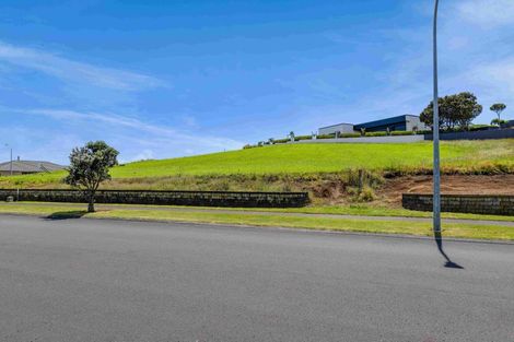 Photo of property in 20 Links Drive, Waiwhakaiho, New Plymouth, 4312