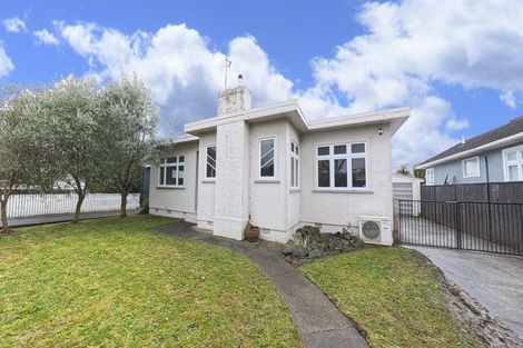 Photo of property in 95 Churchill Avenue, Hokowhitu, Palmerston North, 4410