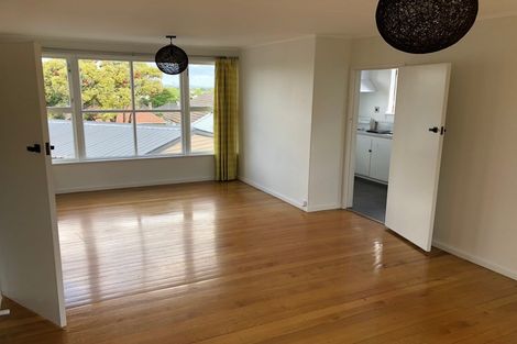 Photo of property in 8 Huxley Place, Glen Innes, Auckland, 1072