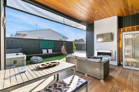 Photo of property in 4a Ross Crescent, Orewa, 0931