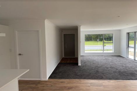 Photo of property in 9 Buddle Road, Wallaceville, Upper Hutt, 5018