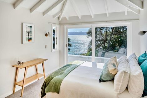 Photo of property in 2 Mahina Road, Mahina Bay, Lower Hutt, 5013