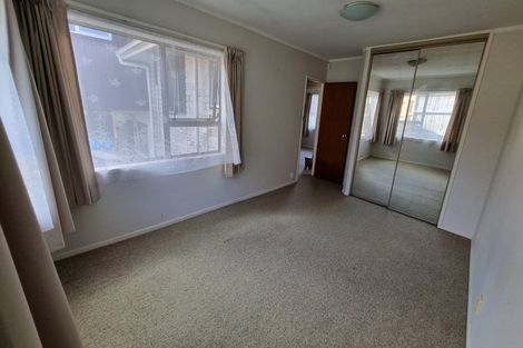 Photo of property in 1 Cleve Road, Green Bay, Auckland, 0604