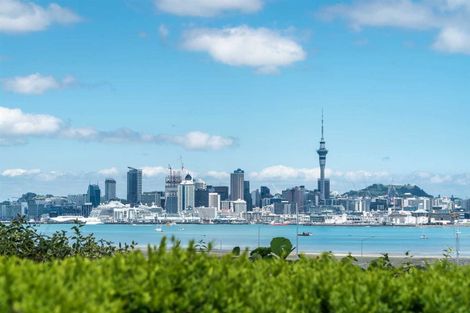 Photo of property in 57 Sylvan Avenue, Northcote, Auckland, 0627