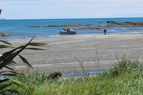 Photo of property in 71 Opape Beach Road, Toatoa, Opotiki, 3197