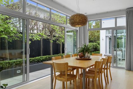 Photo of property in 35 Waiwetu Street, Fendalton, Christchurch, 8052