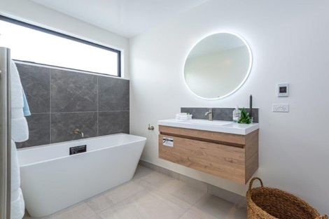 Photo of property in 2/10 Bishop Street, St Albans, Christchurch, 8014