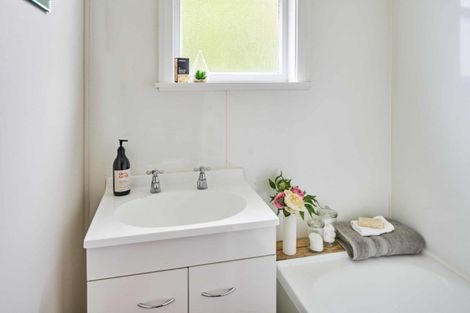 Photo of property in 11 Toomath Street, Naenae, Lower Hutt, 5011