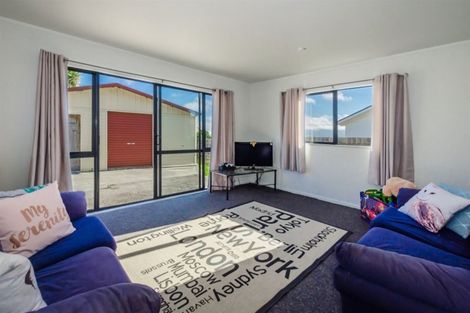 Photo of property in 13 Trig Hill Terrace, Waikanae Beach, Waikanae, 5036