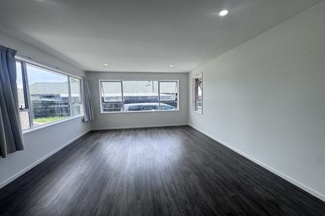 Photo of property in 32 Dunbarton Street, Redwood, Christchurch, 8051