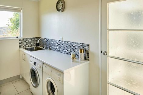 Photo of property in 10 Moray Place, Papakowhai, Porirua, 5024