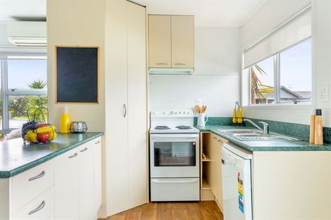 Photo of property in 1/322 Royal Road, Massey, Auckland, 0614