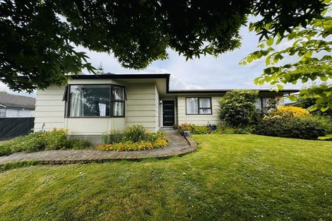 Photo of property in 50 Hillcrest Drive, Kelvin Grove, Palmerston North, 4414