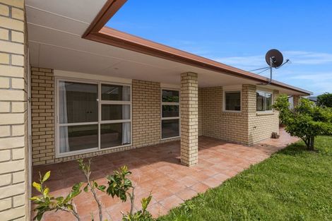 Photo of property in 41 Karoro Road, One Tree Point, 0118