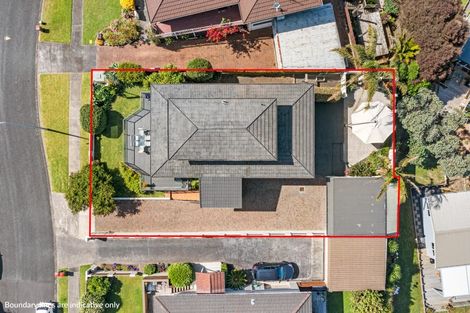 Photo of property in 8 Pounamu Place, Shelly Park, Auckland, 2014