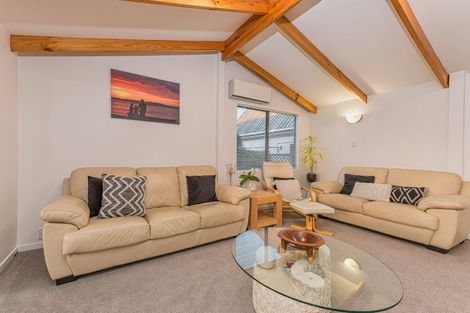 Photo of property in 1/32 Glucina Avenue, West Harbour, Auckland, 0618