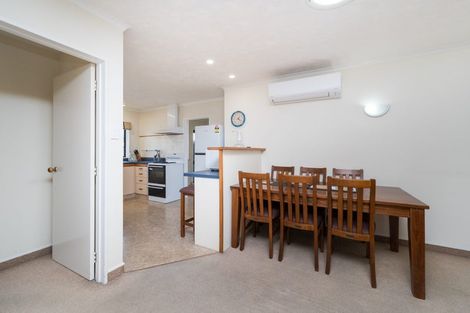 Photo of property in 8 Oxford Street, Hokowhitu, Palmerston North, 4410