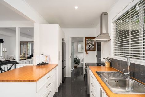 Photo of property in 73a Airlie Road, Plimmerton, Porirua, 5026