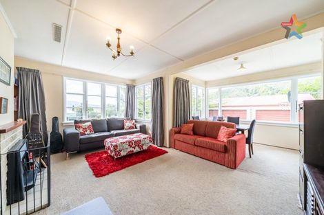 Photo of property in 93 Seddon Street, Naenae, Lower Hutt, 5011