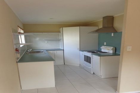 Photo of property in 13 Trengove Place, West Harbour, Auckland, 0618