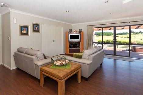 Photo of property in 58 Medhurst Road North, Bombay, 2675