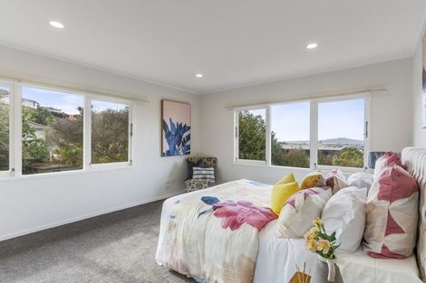 Photo of property in 35 Gretel Place, Hillcrest, Auckland, 0627