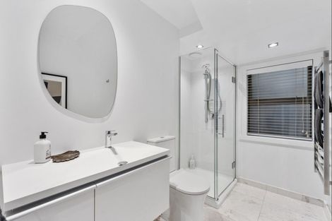 Photo of property in 15 Ngarata Avenue, Mount Maunganui, 3116