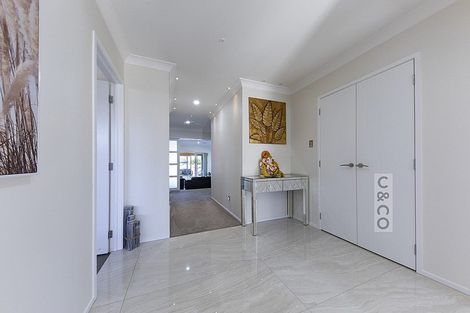 Photo of property in 2 Tauwaka Crescent, Riverhead, 0820